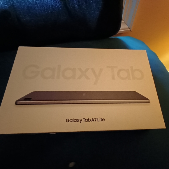 Samsung Galaxy tablet a7 - Picture 2 of 14